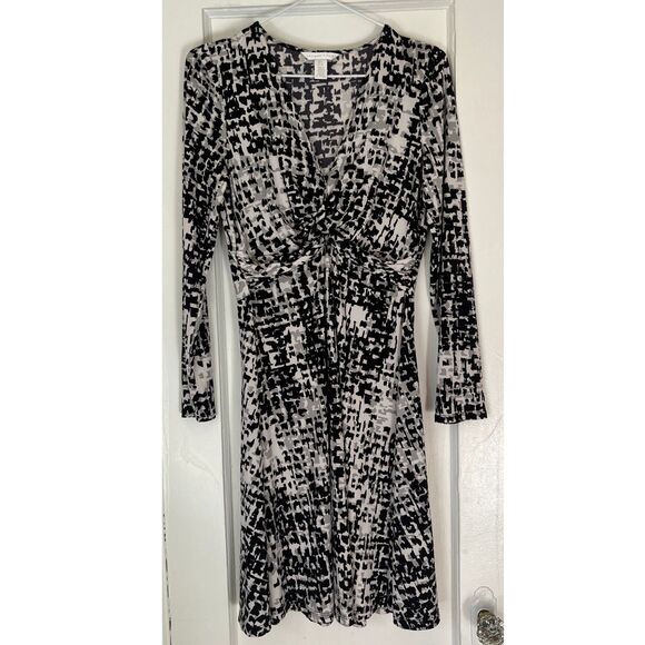 London times Women's Dress Size 8  long sleeves v neck black and tan thread up - Picture 5 of 8